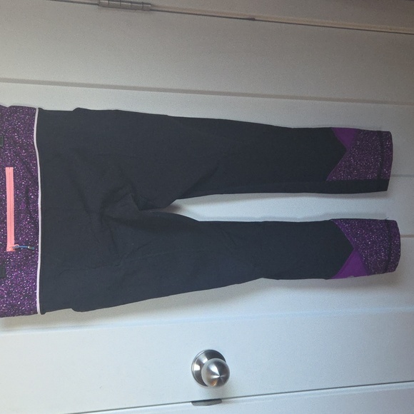 Lululemon Black And Purple Size 6 Leggings - Picture 2 of 7